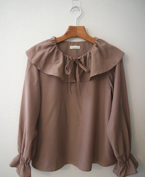 ゆったりフリルブラウス