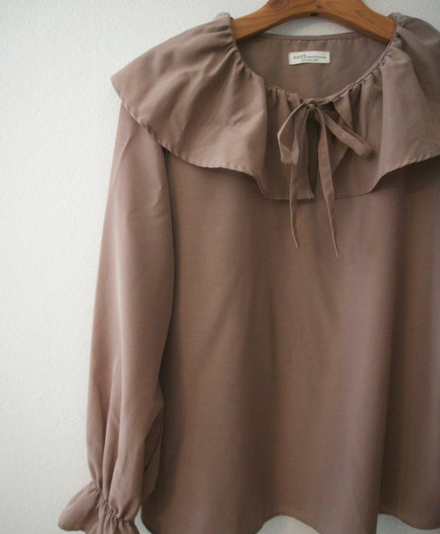 ゆったりフリルブラウス