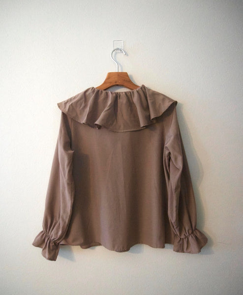 ゆったりフリルブラウス