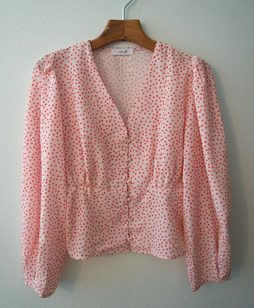 Vネックブラウス