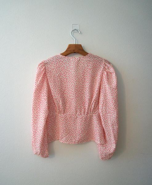 Vネックブラウス