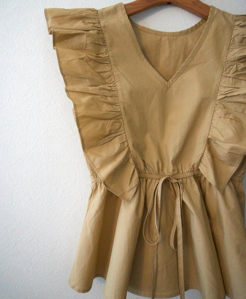 フリルブラウス